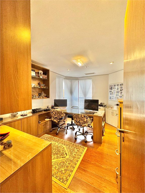 Apartamento à venda com 4 suítes em Vila Suzana, São Paulo, SP