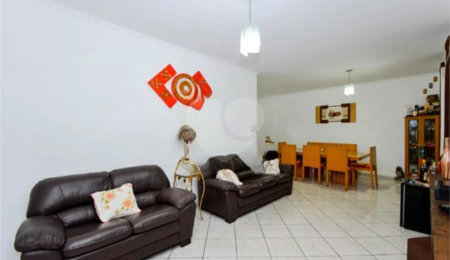Casa à venda com 3 quartos, sendo 1 suíte, em Jardim Aida, Guarulhos, SP