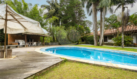 Casa à venda com 3 suítes no condomínio Chácara Flora, São Paulo - SP