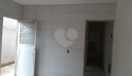 Casa à venda com 2 quartos, sendo 1 suíte,  em Bosque dos Eucaliptos, São José dos Campos, SP