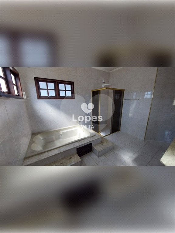 Casa à venda com 3 quartos, sendo 1 suíte, no condomínio Eldourado, São José dos Campos - SP