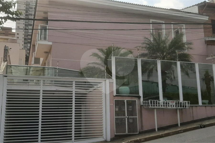 Casa à venda com 3 quartos, sendo 2 suítes, no condomínio Mário Araújo, São Paulo - SP