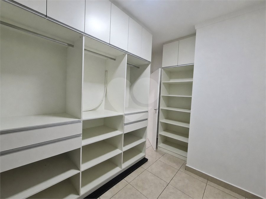 Casa à venda com 3 quartos, sendo 1 suíte, no condomínio Ponta de Leste, São Paulo - SP