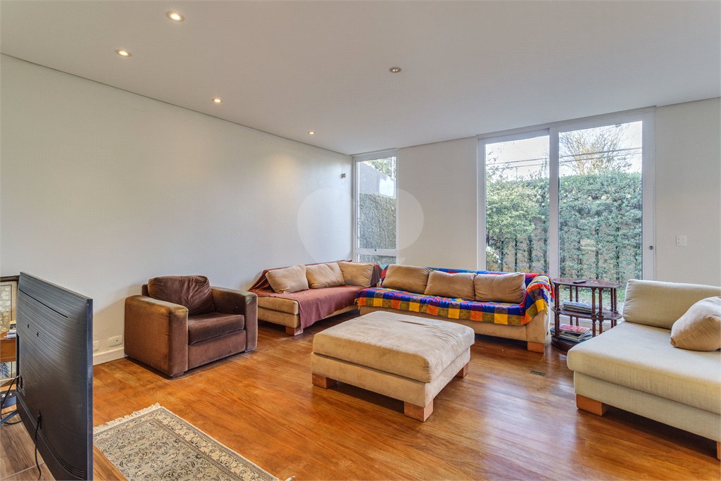 Casa à venda com 4 quartos, sendo 2 suítes, em Chácara Monte Alegre, São Paulo, SP