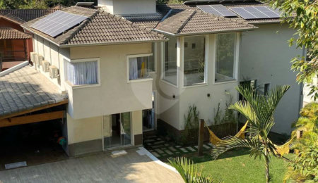 Casa à venda com 4 quartos, sendo 3 suítes,  no condomínio Vilarejo, Carapicuíba - SP