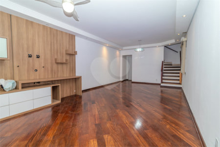 Casa à venda ou para alugar com 3 quartos, sendo 1 suíte, em Granja Julieta, São Paulo, SP