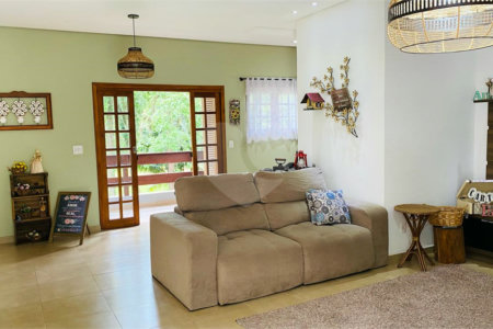 Casa à venda com 3 suítes em Dos Finco, São Bernardo do Campo, SP