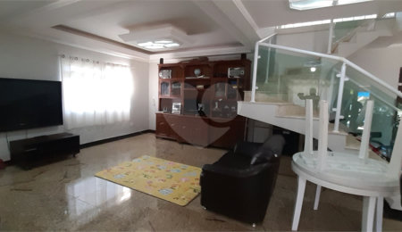 Casa à venda com 4 quartos, sendo 1 suíte, no Centro, Bom Jesus dos Perdões, SP