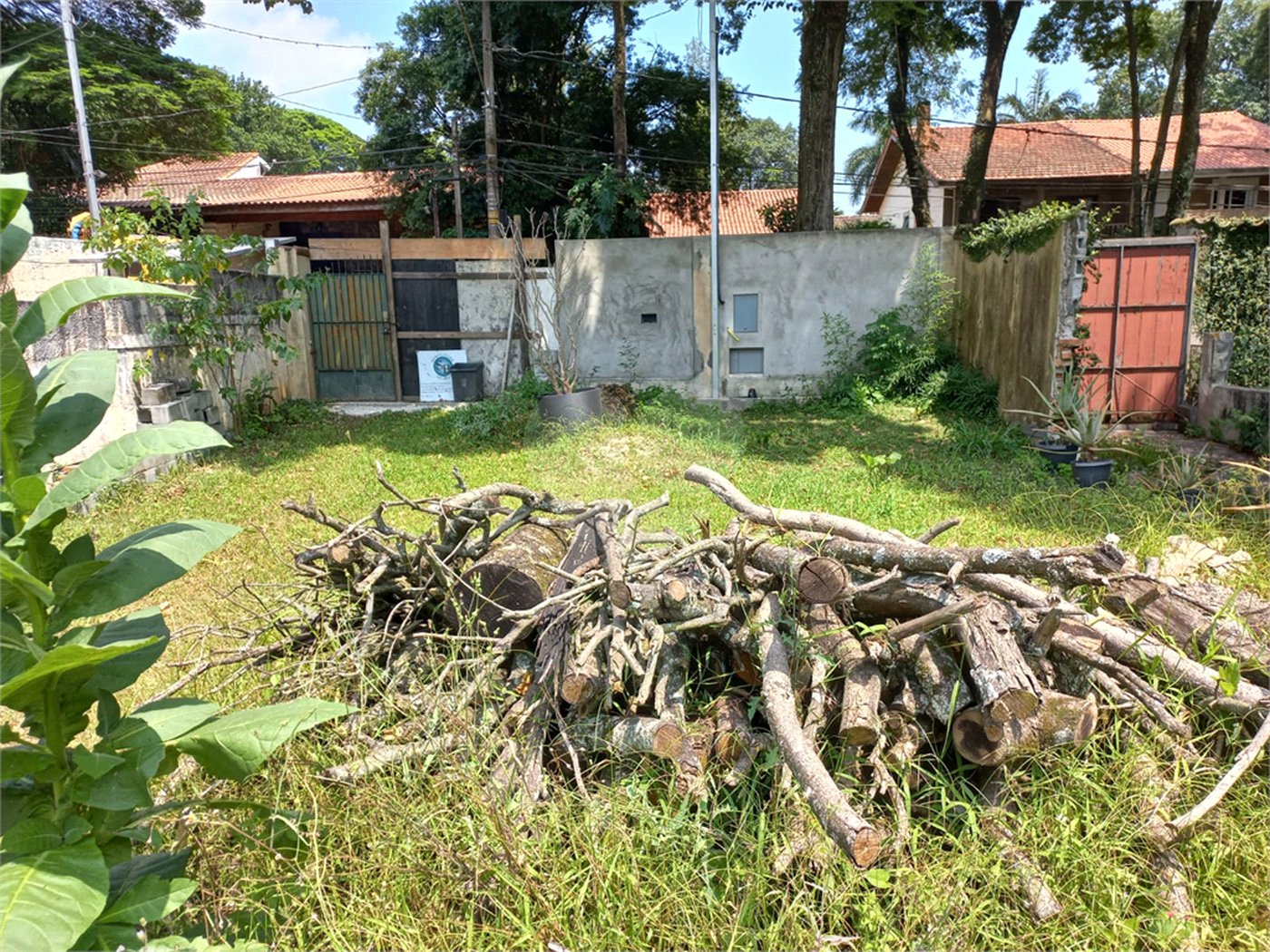Terreno à venda com 2 quartos, sendo 1 suíte, em Jardim Floresta, São Paulo, SP