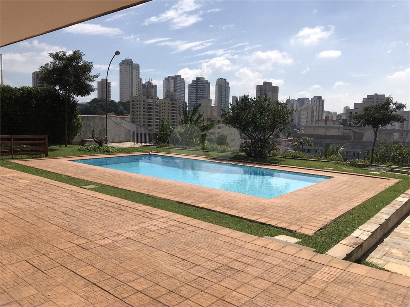 Sobrado à venda com 5 quartos, sendo 1 suíte, em Jardim São Bento, São Paulo, SP