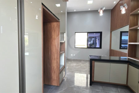 Casa à venda com 3 quartos, sendo 1 suíte, no condomínio Vila Paraty, Indaiatuba - SP