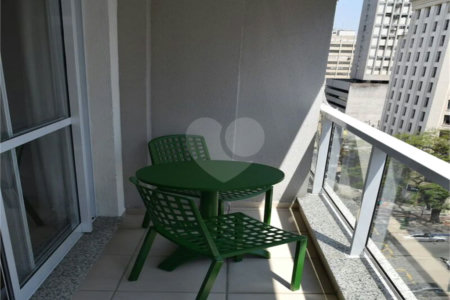 Studio Mobiliado a 100m do Metrô Luz | Pet Friendly | Pronto para Morar