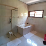 Casa à venda com 3 quartos, sendo 2 suítes,  no condomínio Alpes da Cantareira, Mairiporã - SP