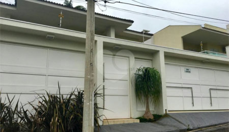 Sobrado à venda com 3 suítes em Vila Nova Socorro, Mogi das Cruzes, SP