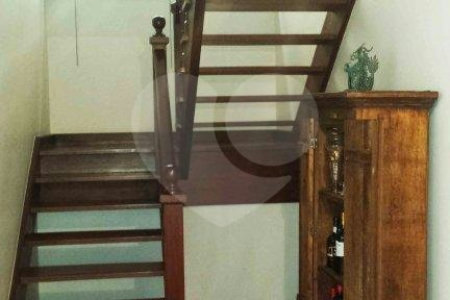Sobrado à venda com 4 quartos, sendo 2 suítes, em Jardim Marajoara, São Paulo, SP