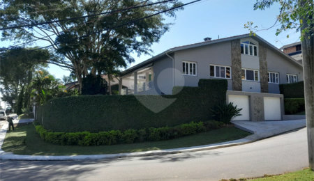 Casa à venda com 3 quartos, sendo 1 suíte,  no condomínio Parque Arco Íris, Atibaia - SP