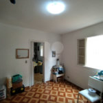 Casa à venda com 6 quartos, sendo 2 suítes, em Chora Menino, São Paulo, SP