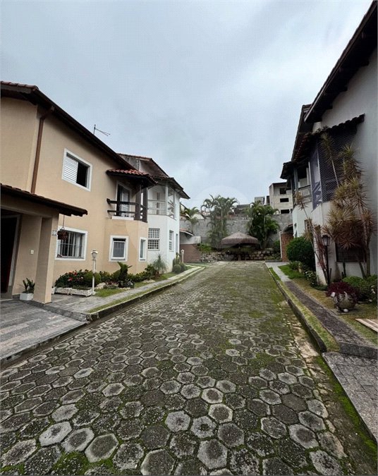 Sobrado à venda com 3 quartos, sendo 1 suíte,  em Mogi Moderno, Mogi das Cruzes, SP