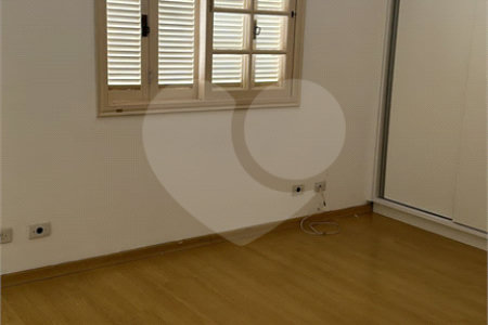 Casa para alugar com 3 suítes no condomínio Jardim Siriema, Atibaia - SP