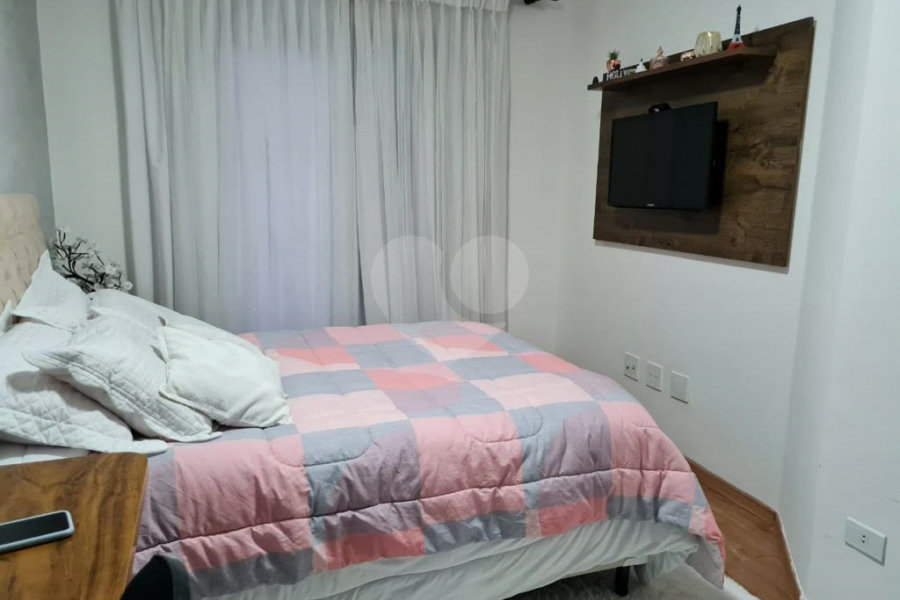 Sobrado à venda com 3 suítes em Horto, São Paulo, SP