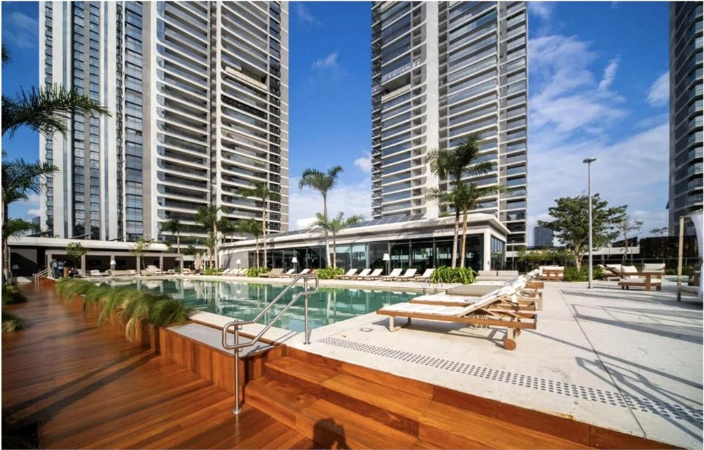 Apartamento à venda com 4 suítes em Vila Cordeiro, São Paulo, SP