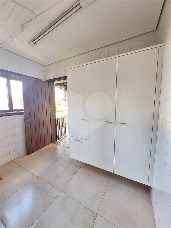 Casa à venda com 3 suítes no condomínio Chácaras do Lago, Vinhedo - SP
