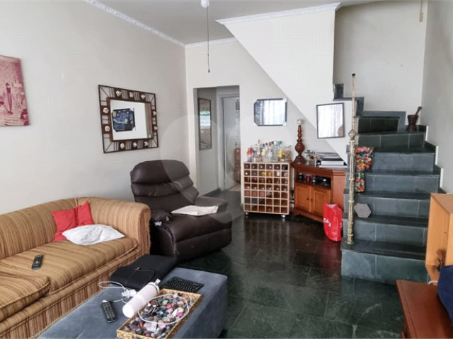 Sobrado à venda com 2 quartos em Tremembé, São Paulo, SP