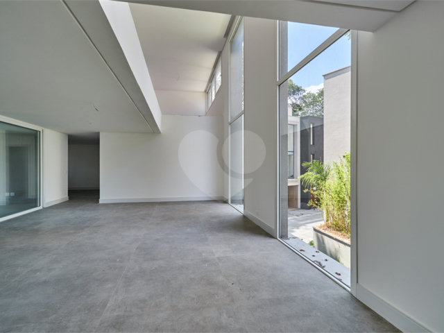 Casa à venda com 4 suítes no condomínio Liló, São Paulo - SP