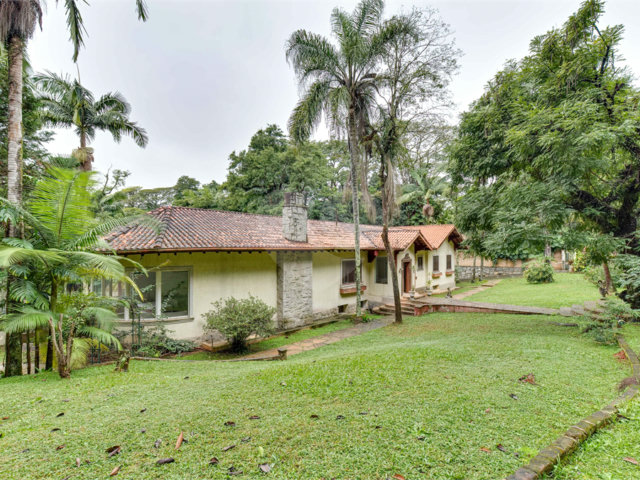 Casa à venda com 5 suítes no condomínio Chácara Flora, São Paulo - SP