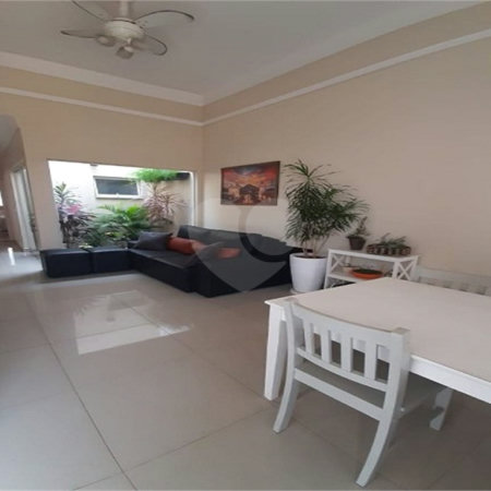 Casa à venda com 3 quartos, sendo 1 suíte, no condomínio Horto Florestal II, Sorocaba - SP