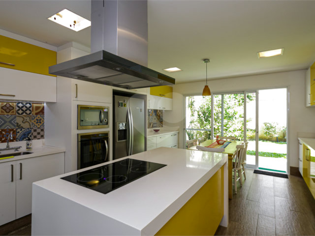 Casa à venda com 4 quartos, sendo 2 suítes,  em Chácara Monte Alegre, São Paulo, SP