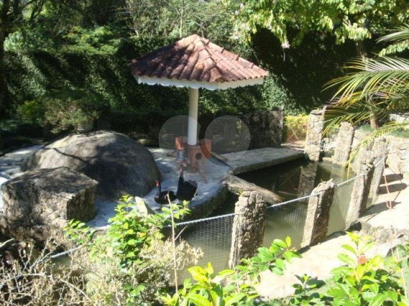 Sobrado à venda com 5 suítes em Juqueri Mirim, Mairiporã, SP