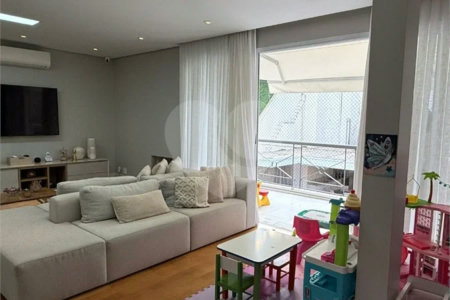 Casa à venda com 4 suítes no condomínio Vilas das Paineiras, São Paulo - SP