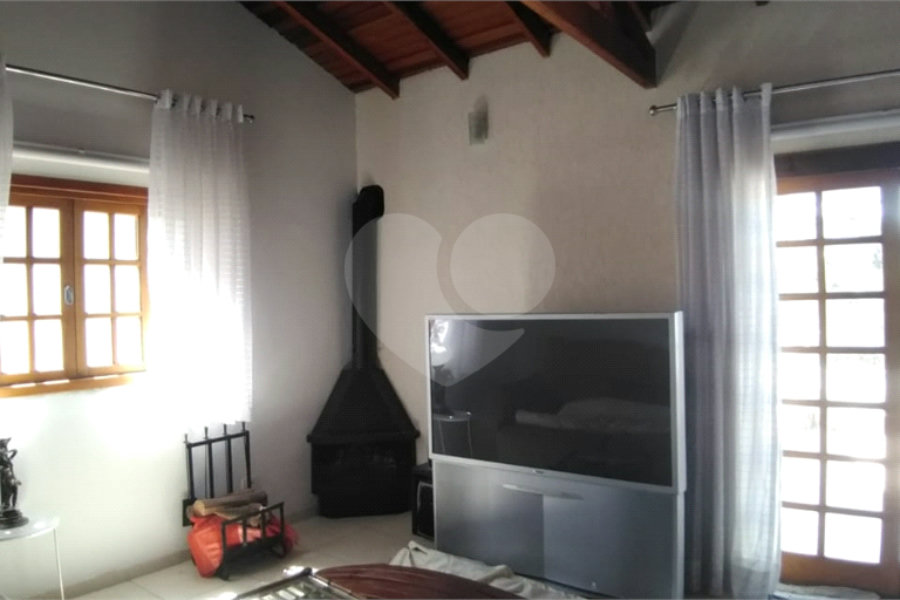 Casa à venda com 4 quartos, sendo 2 suítes, em Barreiro, Mairiporã, SP