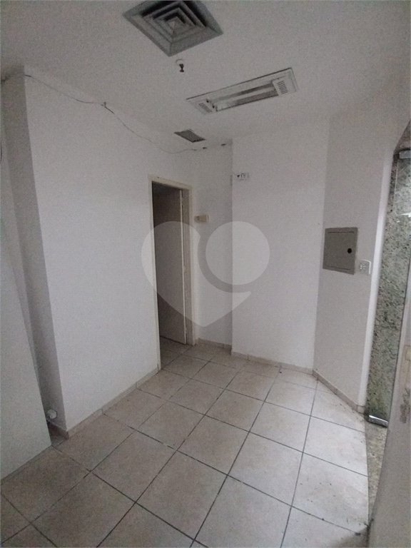 Sala à venda ou para alugar em Bangu, Rio de Janeiro, RJ