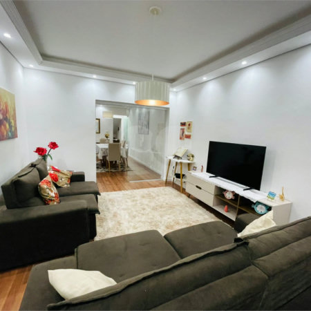 Casa à venda com 4 quartos, sendo 1 suíte,  em Jardim Stella, Santo André, SP
