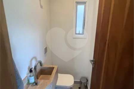 Casa à venda com 5 quartos, sendo 1 suíte, no condomínio Portal da Serra, São José dos Campos - SP