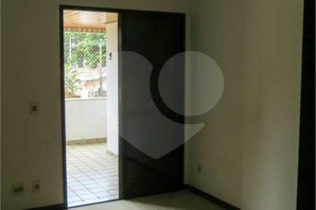 Apartamento à venda com 4 quartos, sendo 2 suítes,  em Cambuí, Campinas, SP