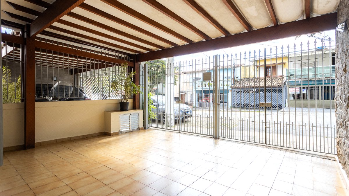 Casa à venda com 3 quartos, sendo 1 suíte, em Vila Cordeiro, São Paulo, SP