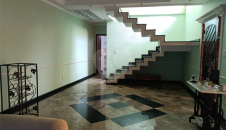 Sobrado à venda com 3 quartos, sendo 1 suíte,  em Vila Paiva, São Paulo, SP