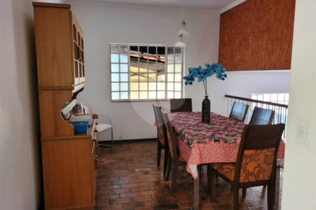 Casa à venda com 4 quartos, sendo 1 suíte, em Vila Leão, Sorocaba, SP