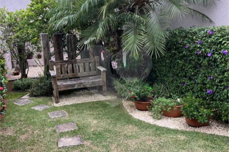 Sobrado à venda com 3 quartos, sendo 1 suíte,  em Vila Suissa, Mogi das Cruzes, SP