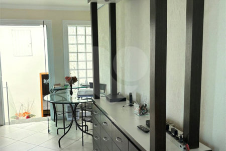 Casa à venda com 4 suítes em Vila Lavínia, Mogi das Cruzes, SP