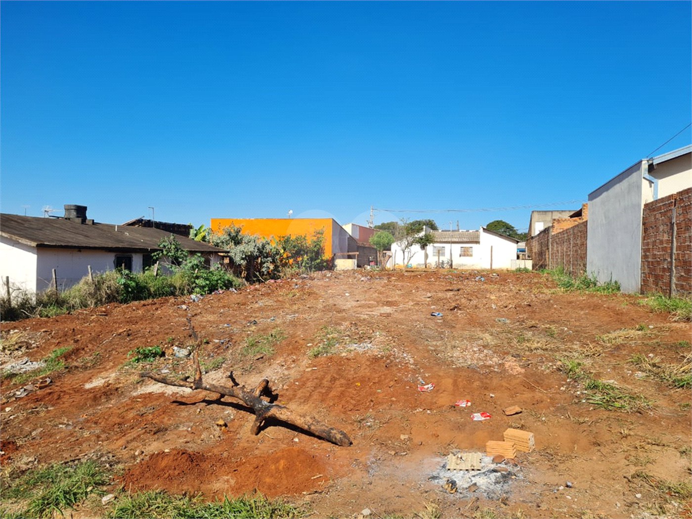 Casa à venda com 2 quartos em Parque das Hortências, Araraquara, SP