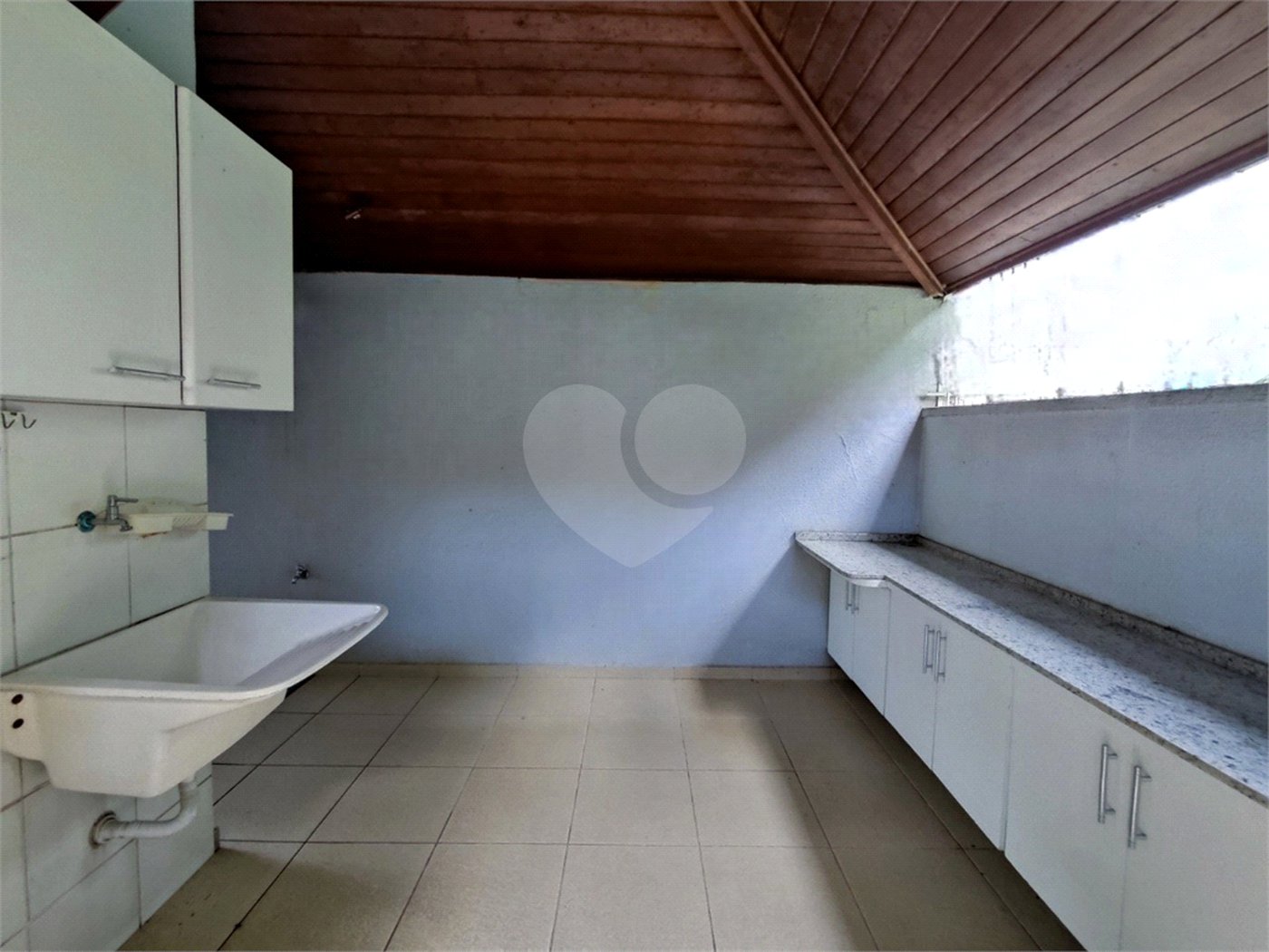 Casa à venda com 3 suítes no condomínio Residencial Jardim Itatinga, São Paulo - SP