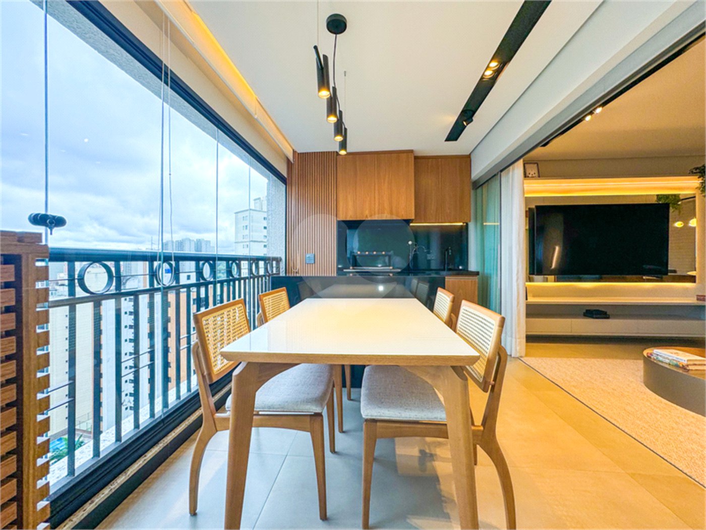 Apartamento à venda com 3 quartos, sendo 1 suíte, em Vila Suzana, São Paulo, SP