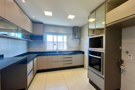 Casa à venda com 3 suítes no condomínio Campos do Conde, Sorocaba - SP
