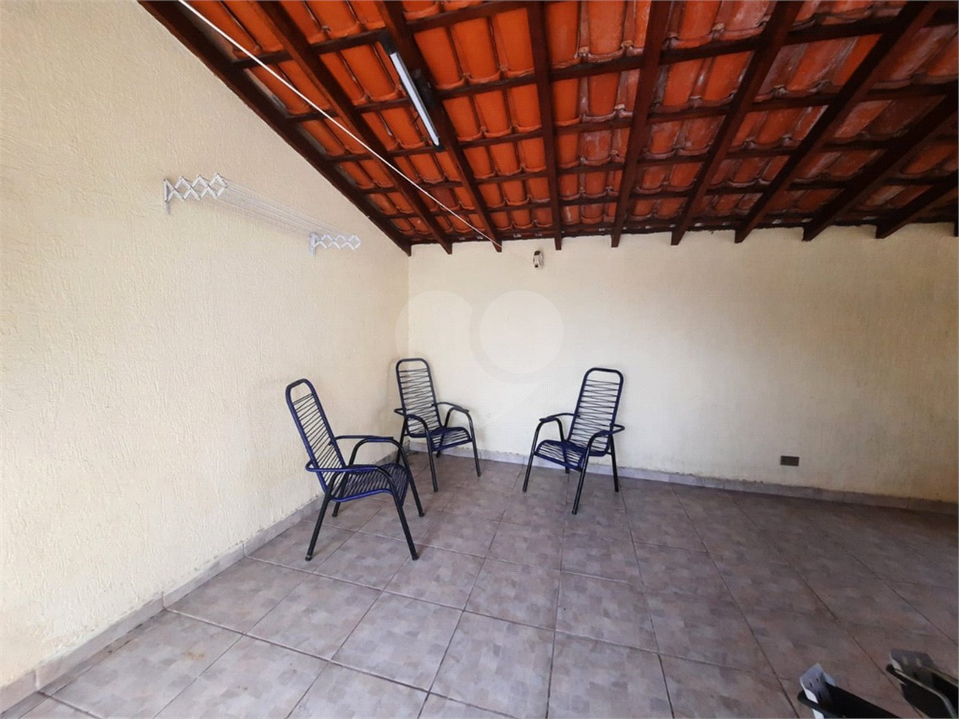 Casa à venda com 3 quartos, sendo 1 suíte,  em Jardim Aruan, Caraguatatuba, SP