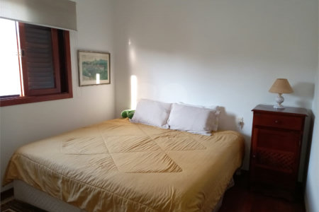 Casa à venda com 4 quartos, sendo 1 suíte, no condomínio Vale do Itamaracá, Valinhos - SP