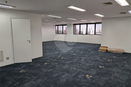 Sala à venda em Alto da Boa Vista, São Paulo, SP